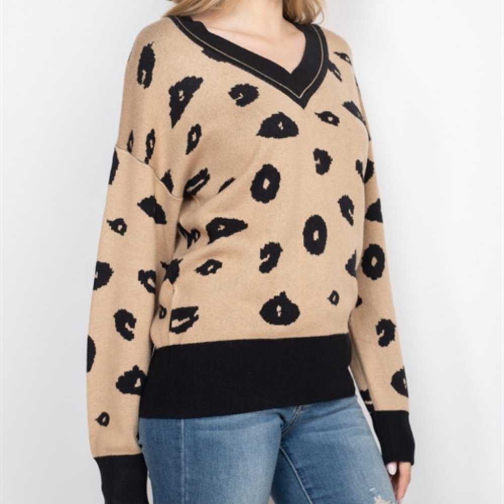 CASUAL DOLLZ Leopard Print Sweater Top - Picture 3 of 7